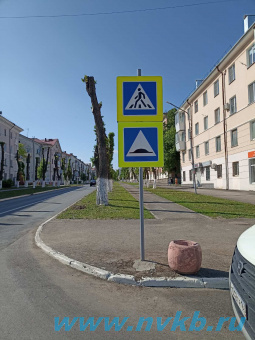 Дорожные знаки, светофор, освещение и другое на дорогах Новокуйбышевска