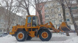 250 дворников и 56 единиц спецтехники убирают сегодня снег 
